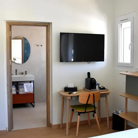 מלון Restaurant Le Kalliste 3*