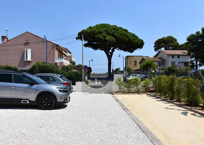 Restaurant Le Kalliste מלון 3*